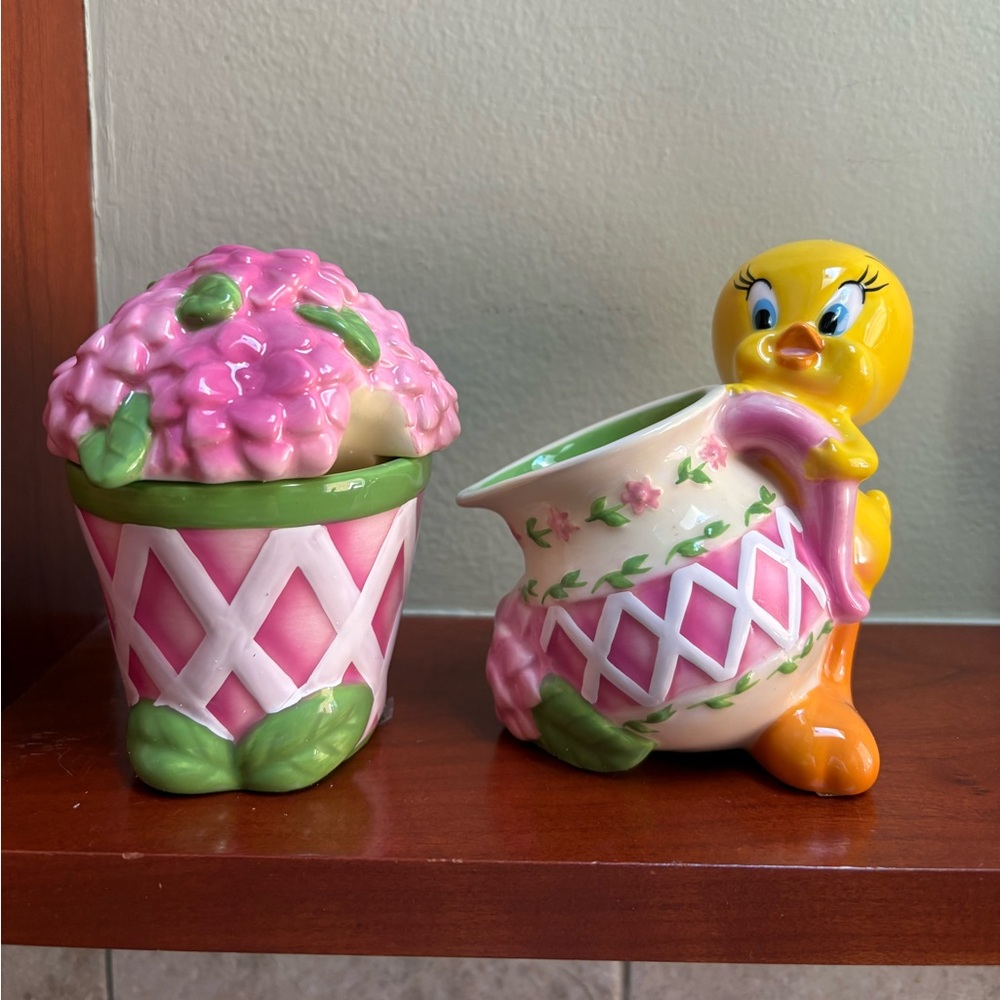 Tweety’s Beautiful Garden Sugar and Creamer